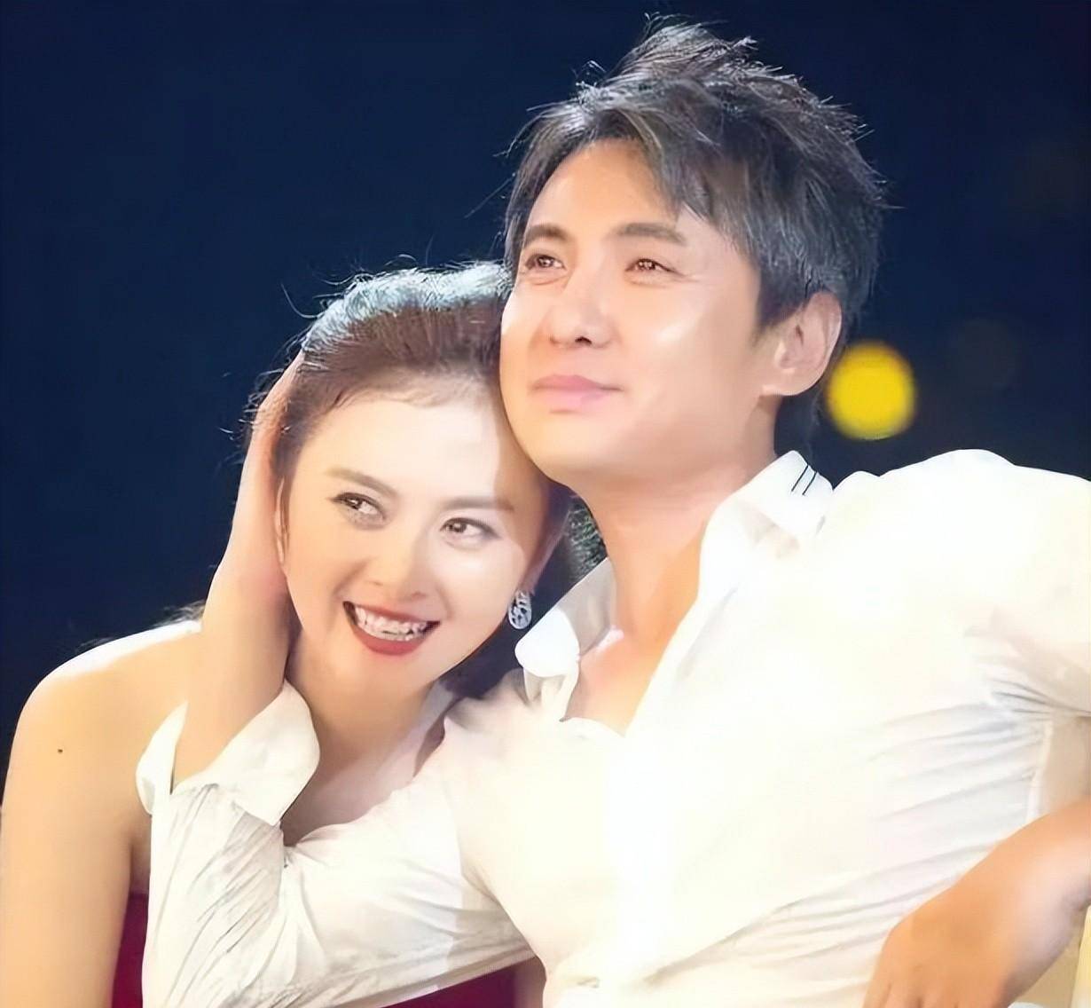 沉腾被曝离婚后,妻子王琪首次亮相,因怀孕成为"贾玲"_王琦_消息_话题