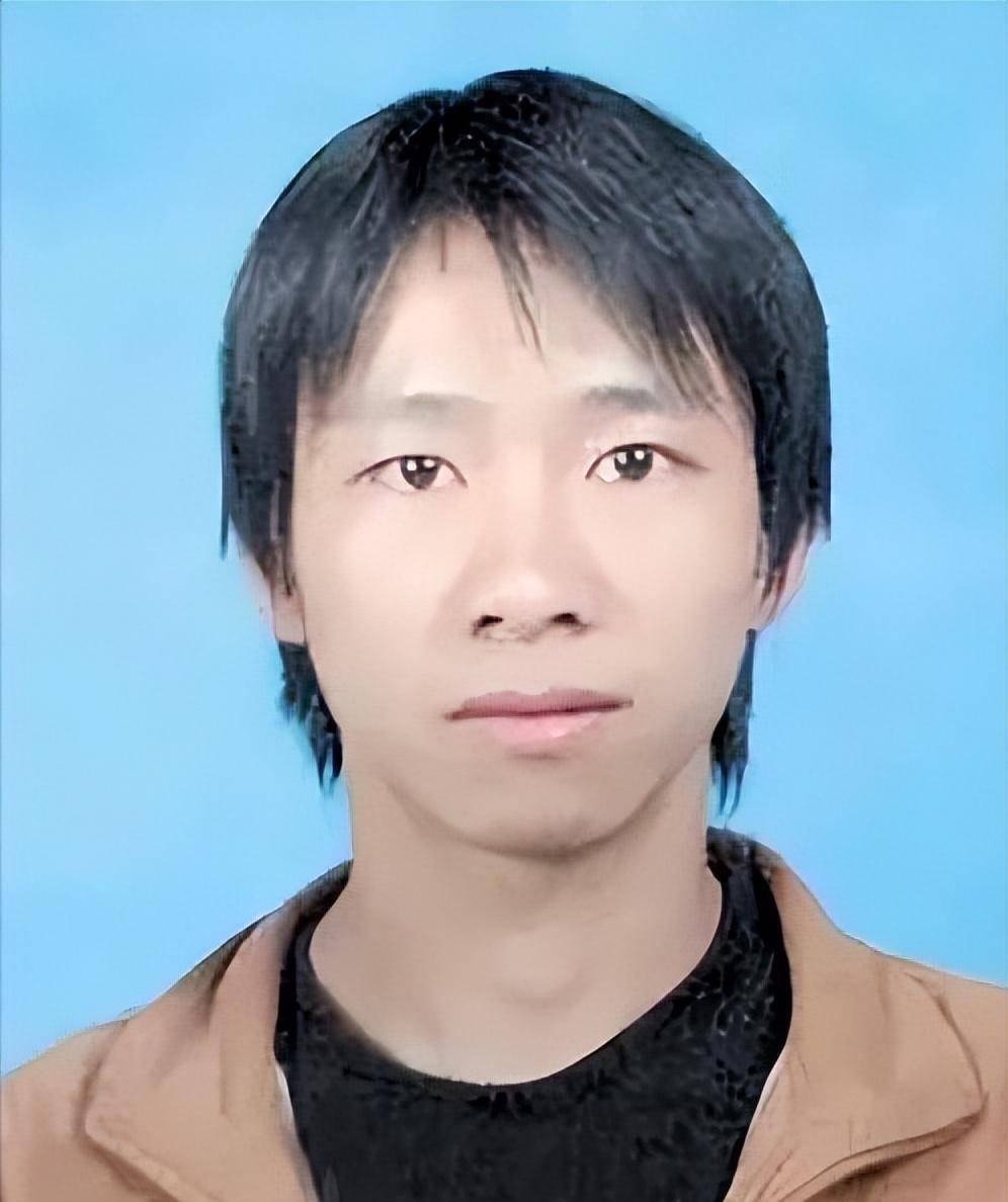 朋友邵瑞杰,他也是来自广西农村,邵瑞杰家中父亲年迈,二弟是个聋哑人