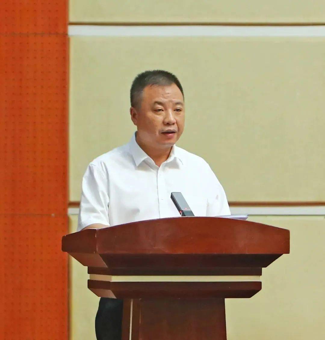 学校代表:永定一中校长曾德勇(获奖集体)▲中学教师代表:长汀一中