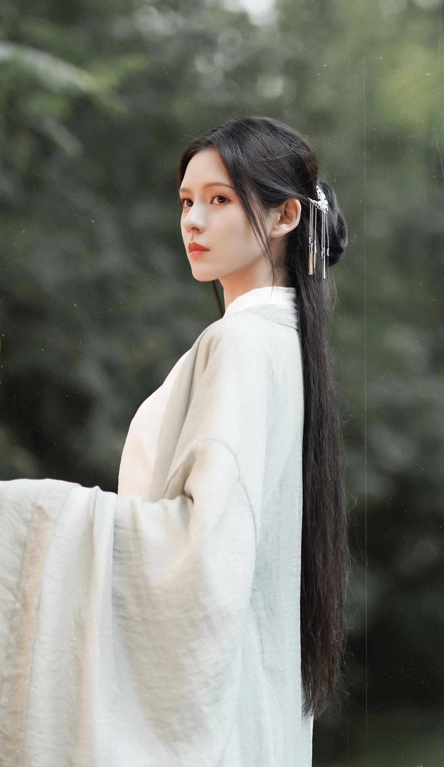 千秋令张予曦婚服路透霸气与时尚并存,新晋古装女神_造型_出圈_演技