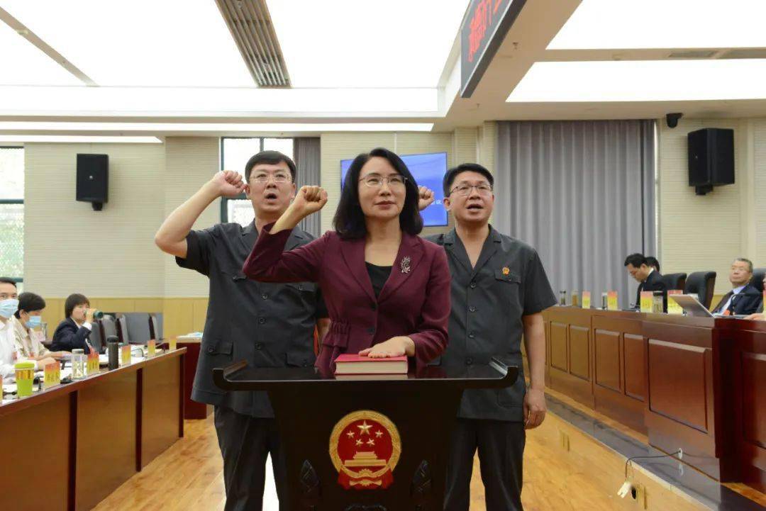 承德市十五届人大常委会举行第十三次会议
