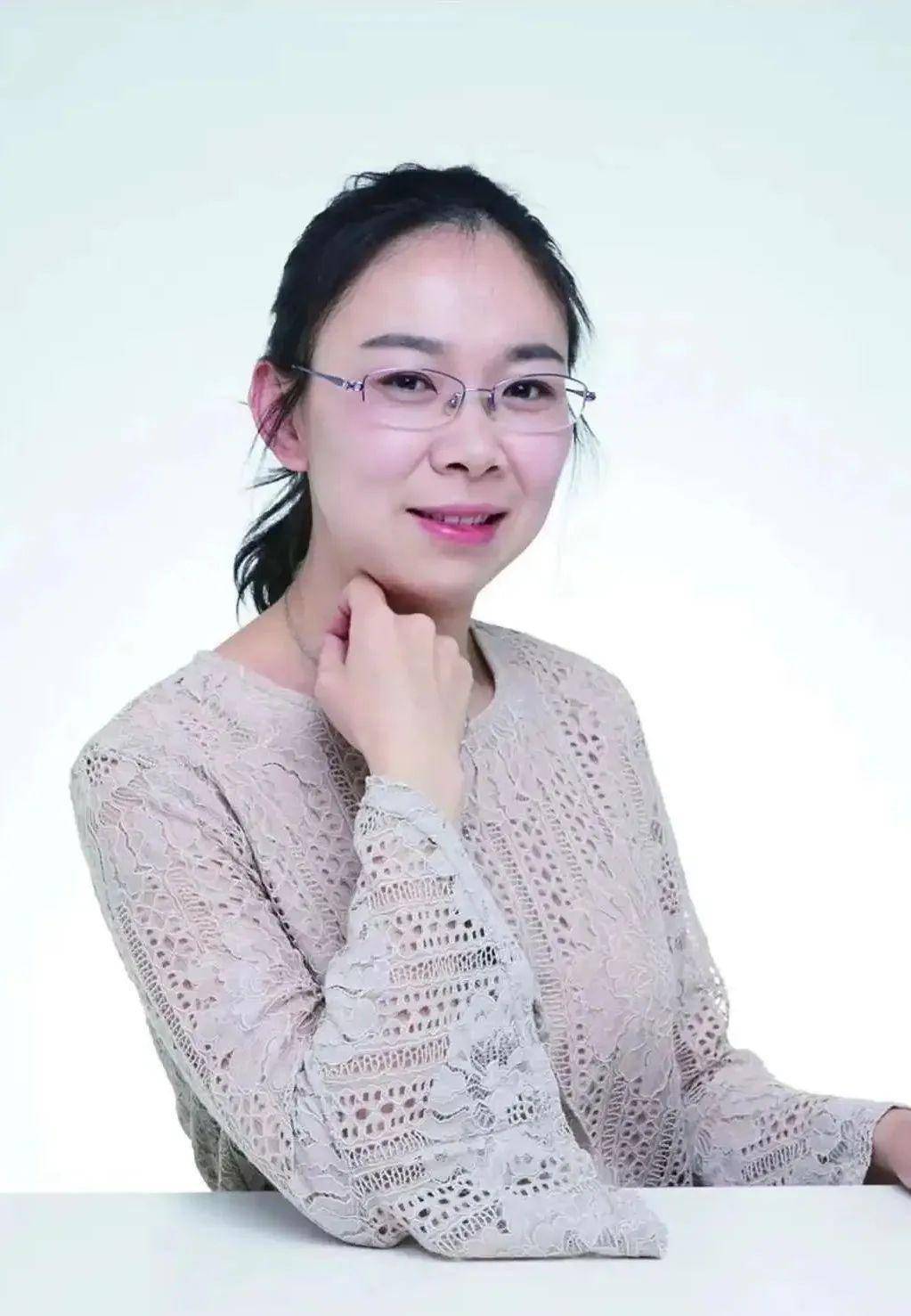 01艺术家简介刘夏,1984年生于辽宁省锦州市