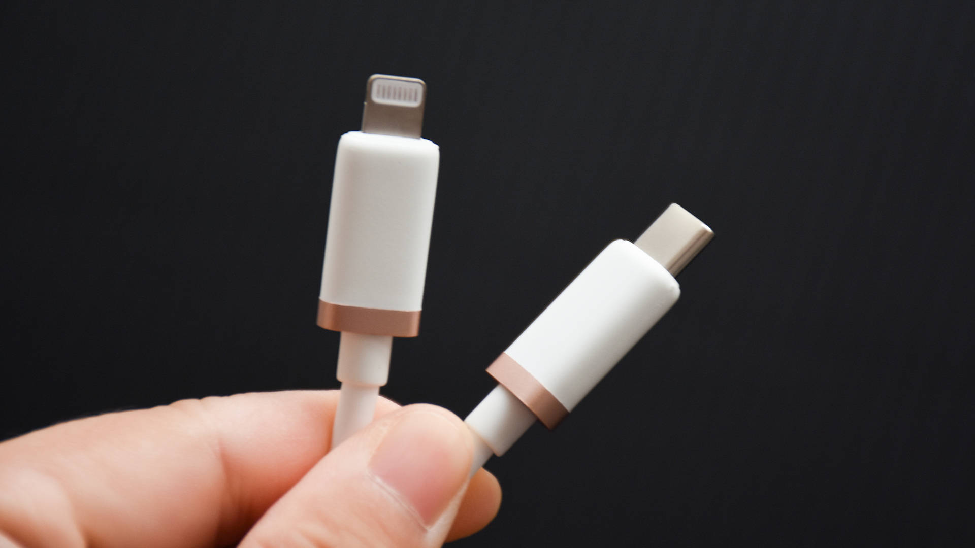 iphone 14 pro充电伴侣:大白20w充电器&硅胶数据线_苹果_支持_设计