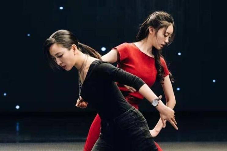 41岁胡杏儿《演员请就位》夺冠,张月任敏演技获认可,看点十足_肖战