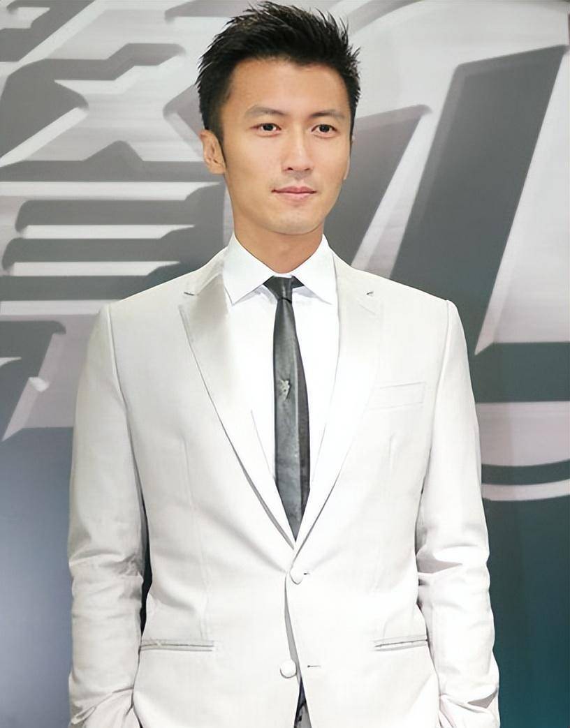 连刘烨都能从呼和浩特赶到北京的发布会谢霆锋缺席难道不是在耍大牌?