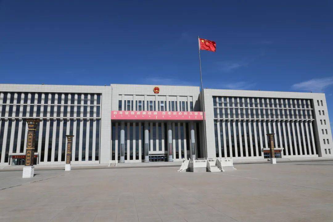 挂国旗 迎国庆～东苏旗处处洋溢"中国红"_苏尼特左旗_花灯_迎风