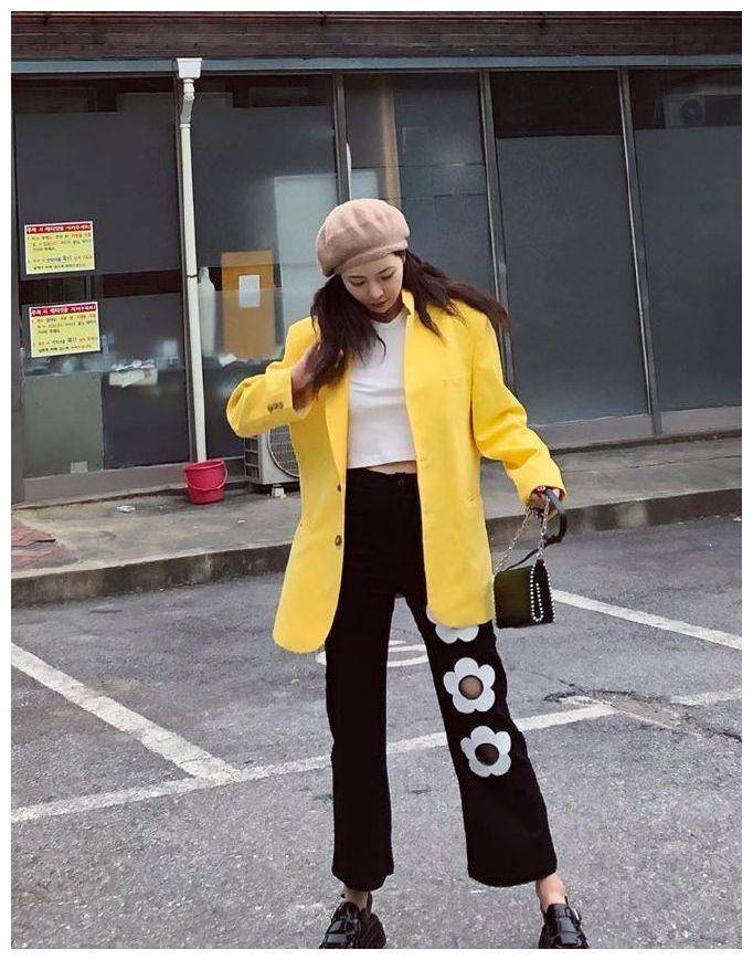 "泫雅风"新杰作!破洞裤也有"花朵款",网友:又要卖断货了?