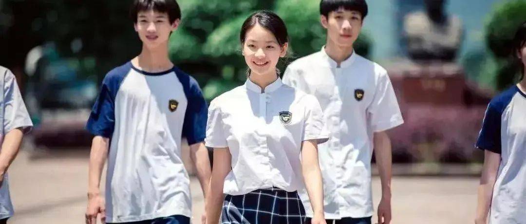 中国最美校服盘点,有你的学校吗?_their_grass_shirts