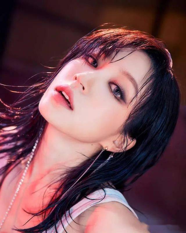 艺名hani),1992年出生于韩国首尔,今年30岁,2012年以女团exid正式出道