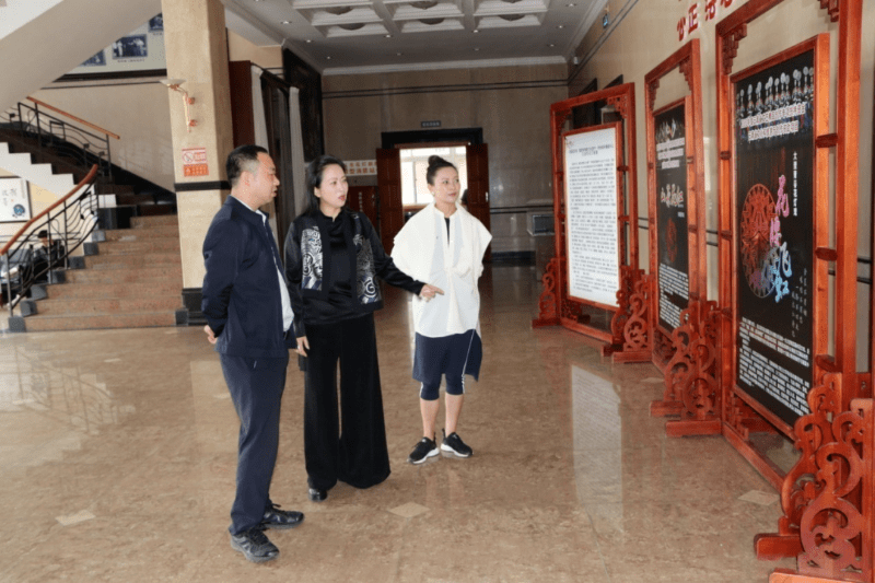 玉溪市花灯剧院党支部书记,院长矣