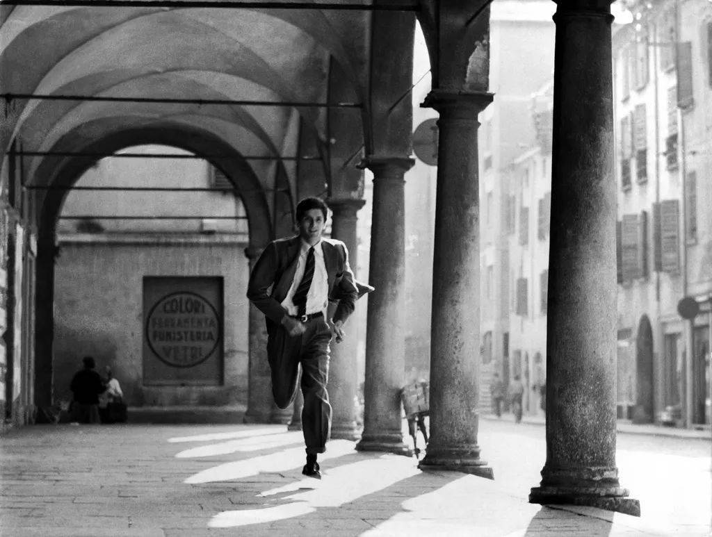 革命前夜 来自搜狐网