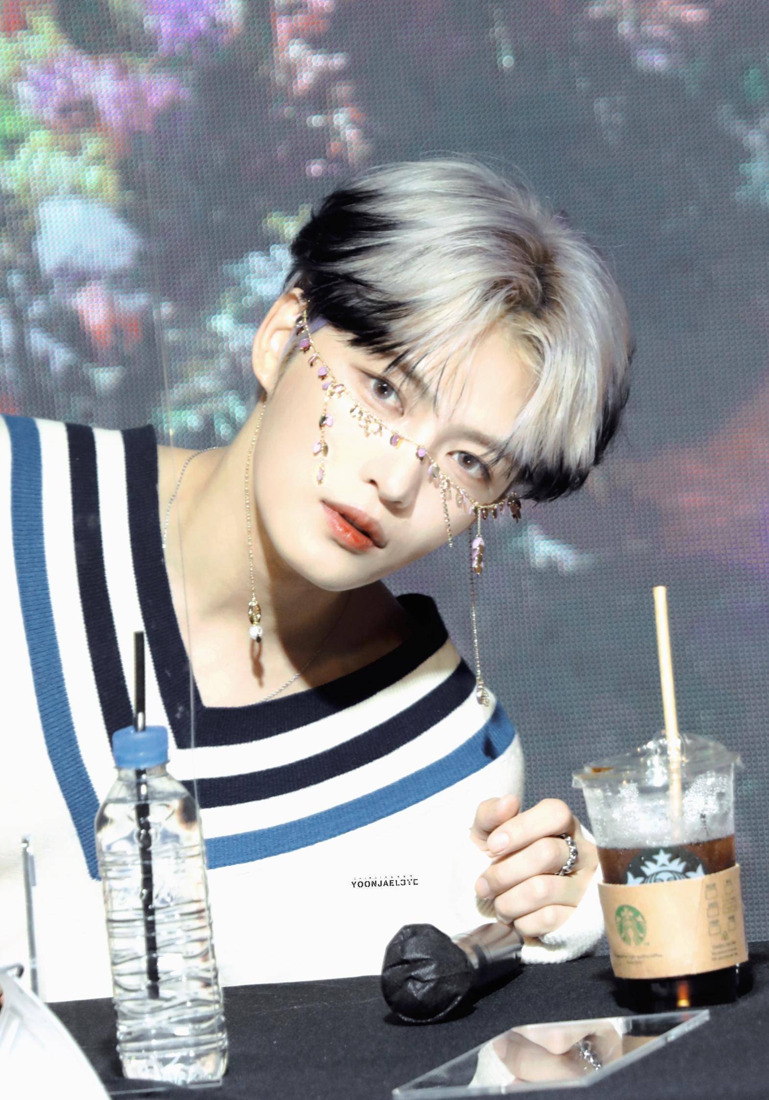 金在中签售会生图状态绝了,首次尝试脸链,不愧是南韩颜霸_李秀满_内容