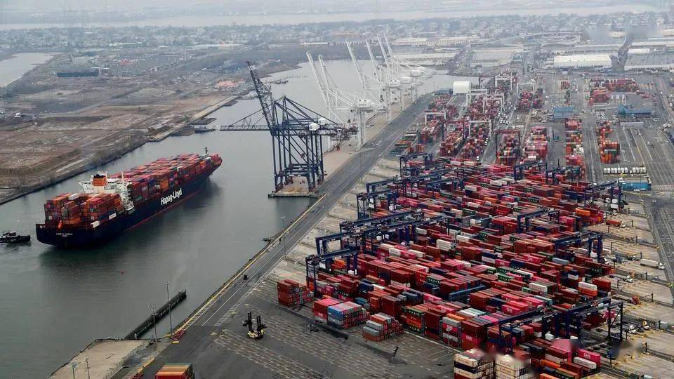 超越洛杉矶/长滩港,纽约新泽西港成为美国最繁忙的集装箱港口