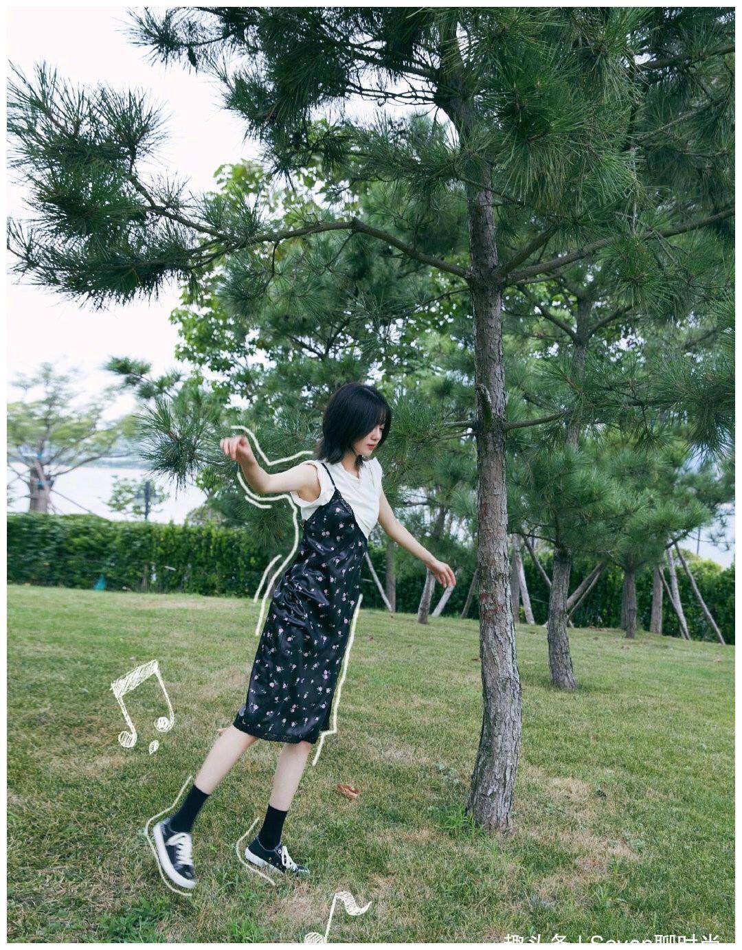 李溪芮秋季假两式连衣裙既有设计感又显少女气质减龄满分