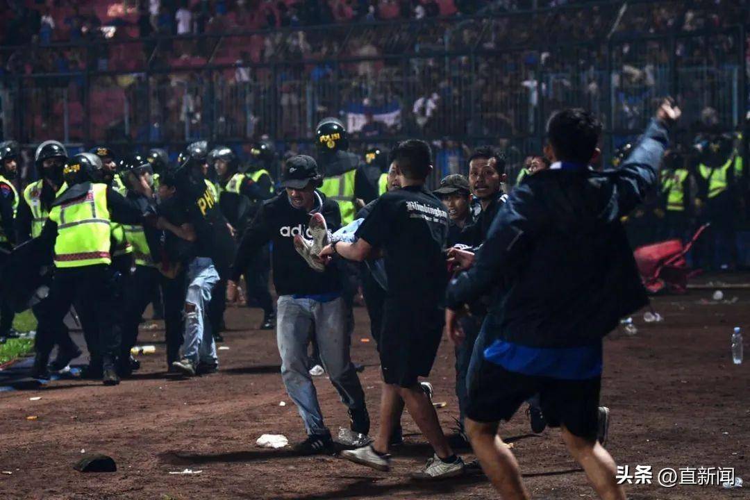 印尼球场骚乱修订死亡人数至125人 国际足联主席致哀