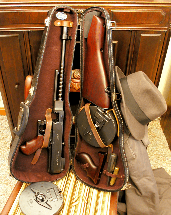 1928年的装在小提琴盒中的汤米枪