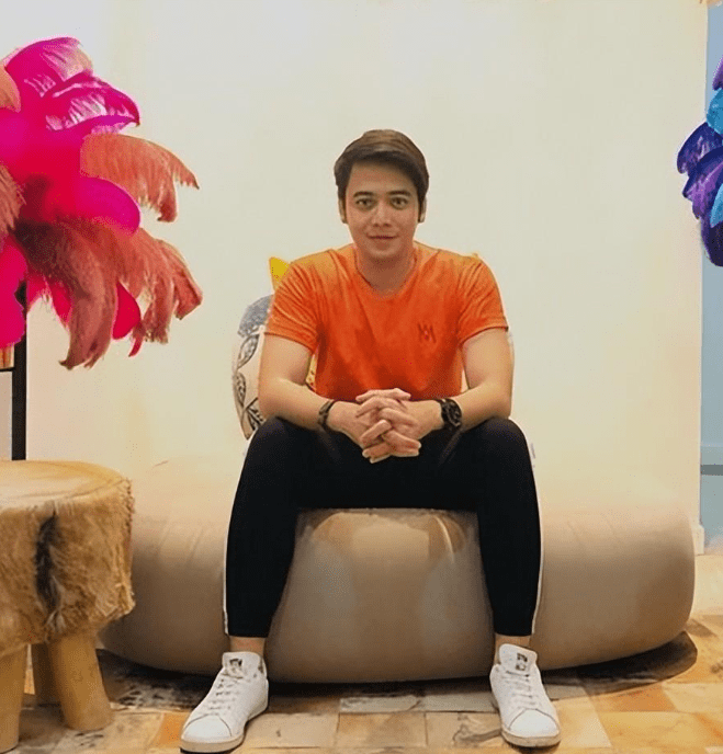 印尼34岁男星自曝,交往14岁少女,儿童保护委员会谴责:请分手_女友