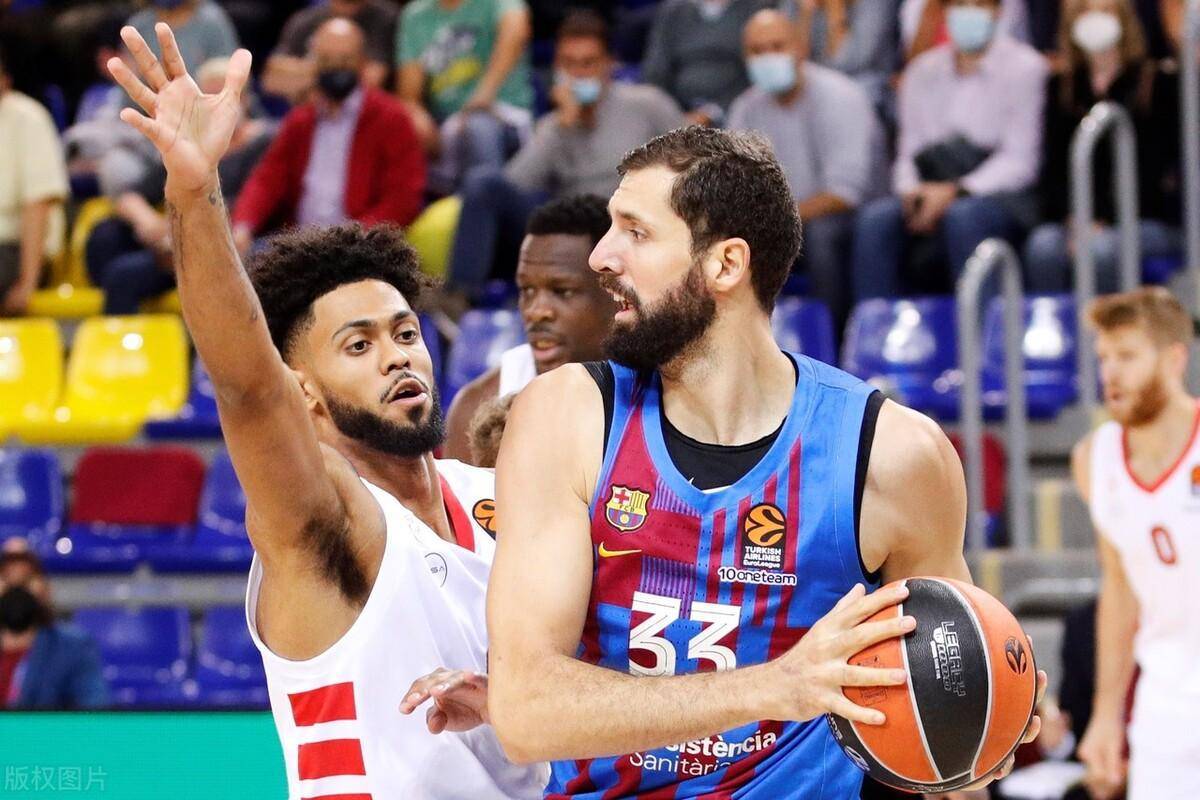 巴塞罗那主场以79-78险胜奥林匹亚科斯, 保住了榜首的位置, 奥林匹亚