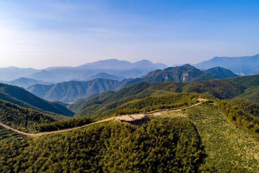 平天堂森林古道主要位於鸕鳥山,串聯起鸕鳥和百丈兩鎮,全長6公里左右