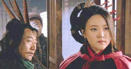 “一丈青”到底是什么？为什么扈三娘被称为“一丈青”？_绰号_施耐庵_毒蛇