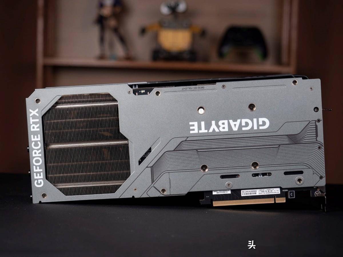 技嘉rtx 4090 gaming oc 24g魔鹰显卡图赏_散热_风扇_供电