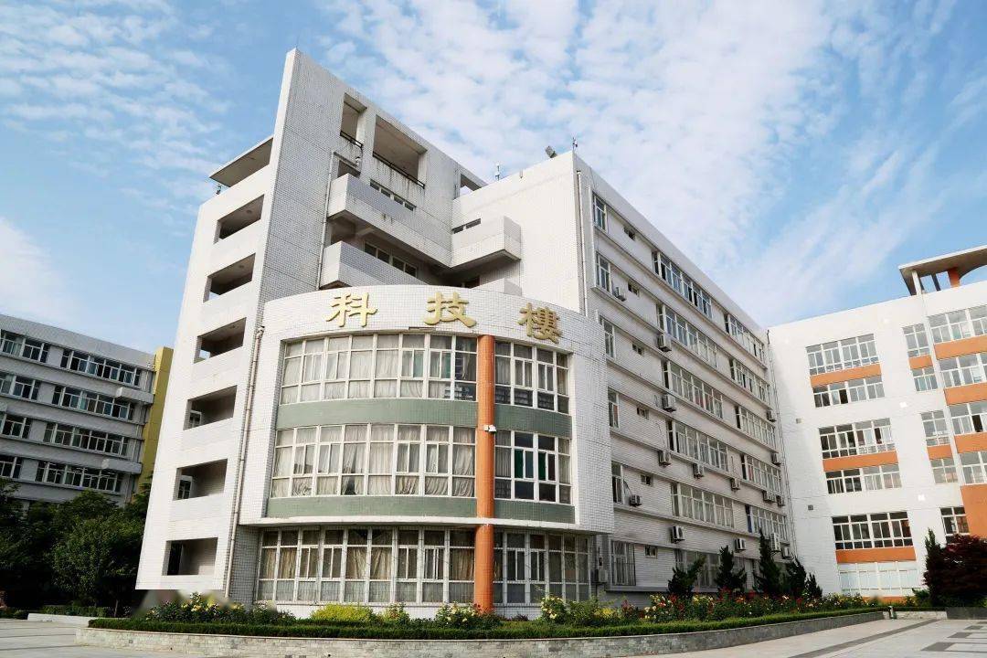 面貌巨变,初心不改丨这些组图见证培华的每一步跨越!