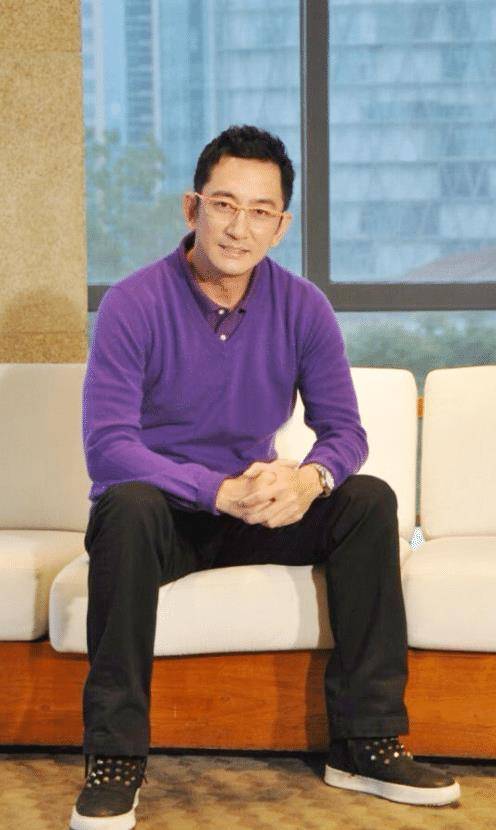 演员吴启华:43岁娶22岁小娇妻,分手后仍把她当女儿宠着_石洋子_婚礼