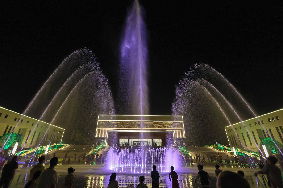咸安音乐喷泉灯光秀惊艳亮相_咸宁市_咸安区_中心