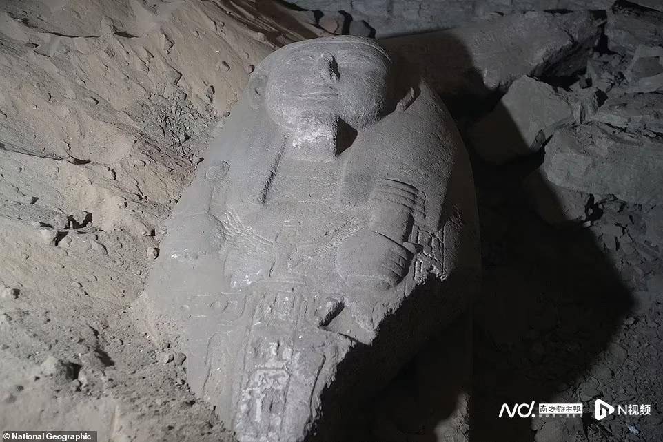 “梦幻发现”：3300年前古埃及财政大臣花岗岩石棺出土