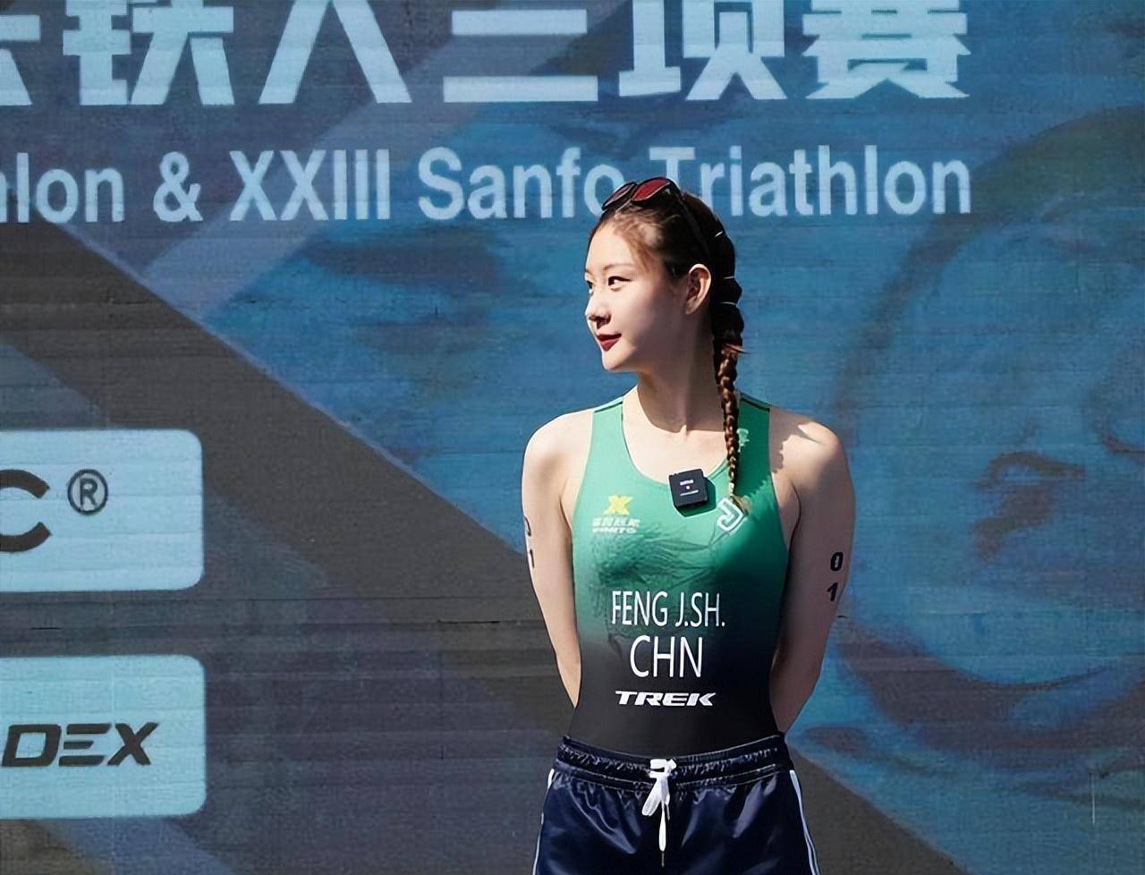 阿爽的铁三服很不得体,还不如古巴女排的连体球衣_运动服_服装_三角裤