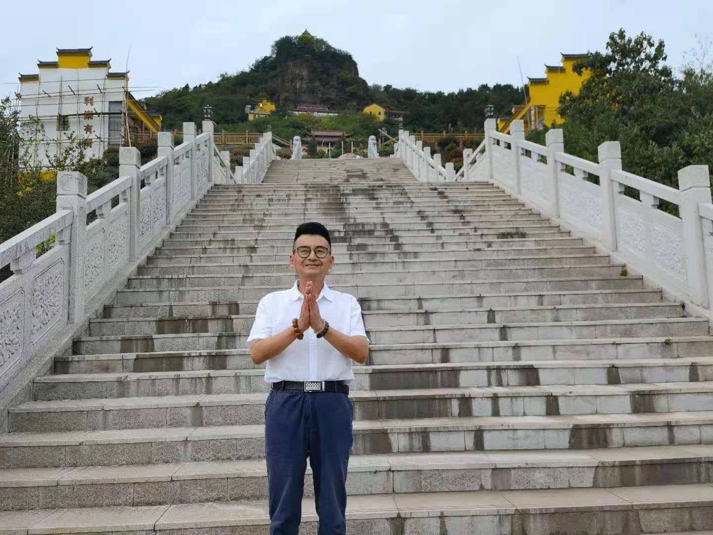 王秉刚冰山书法走近360行：走近西九华佛教胜地，应邀题字：佛