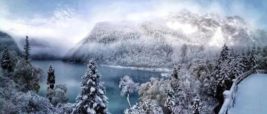 深秋初雪!阿坝大地解锁雪景模式~_雪花_来源_黄龙