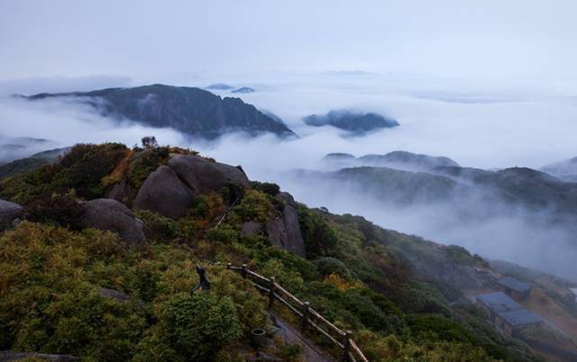 10月11/18/25日发团:兴安猫儿山纯玩2日游(299元)_费用_山顶_漓江