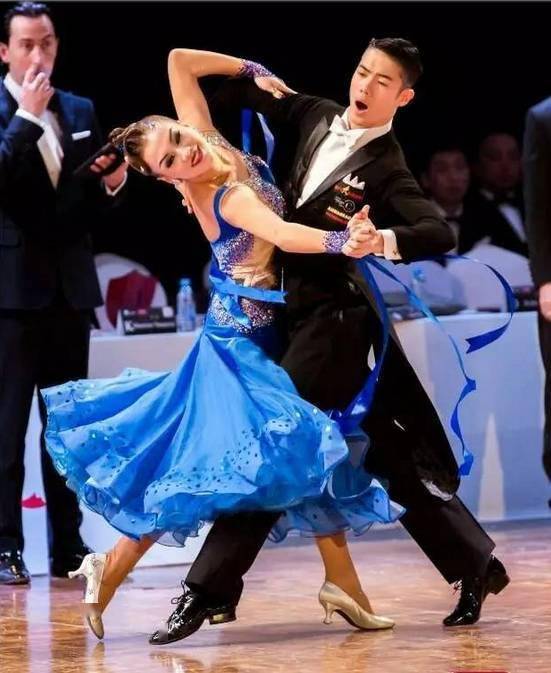 维也纳华尔兹舞步详解_身体_时间_waltz