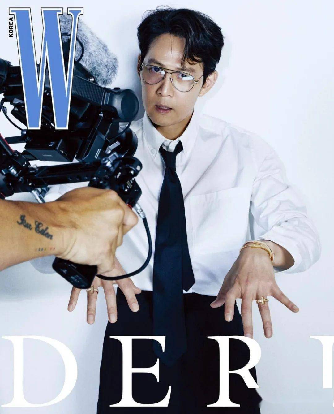 男星李政宰《w》杂志封面大片,年届50演艺事业再攀高峰_美国_追随者