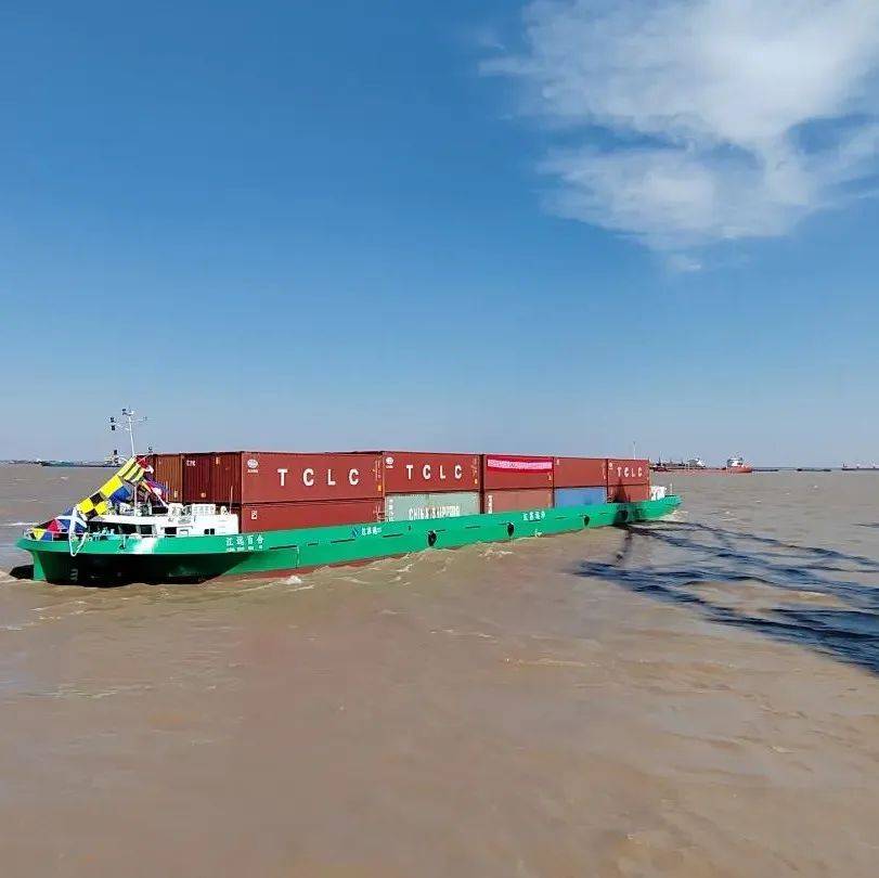 全国首艘120标箱纯电动内河集装箱船在江苏太仓首航_动力_江远_船舶