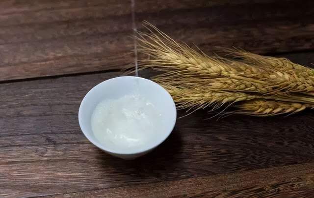 白酒一定要加热才喝?古人都爱喝温酒,怎么现代人却很少喝温酒?