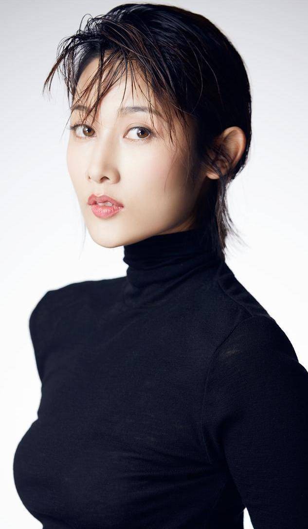 34岁韩悦出道10年仍不温不火,喜欢她的人两极分化,至今毫无恋情_表演