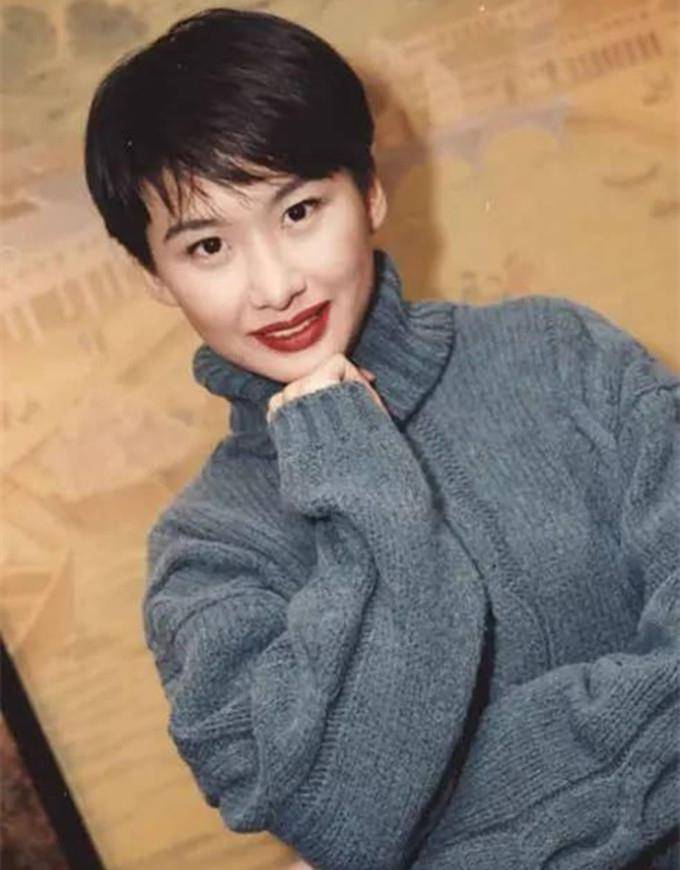 49岁汤宝如:为谭国政退出歌坛却遭背叛,今儿子13岁仍未婚_事业_歌曲