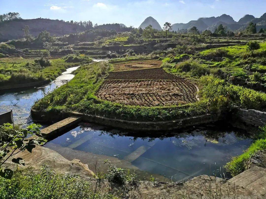 稻草堆,古漢墓,石林風光…安順這個村秋日美景已上線~_寧谷鎮_灣村