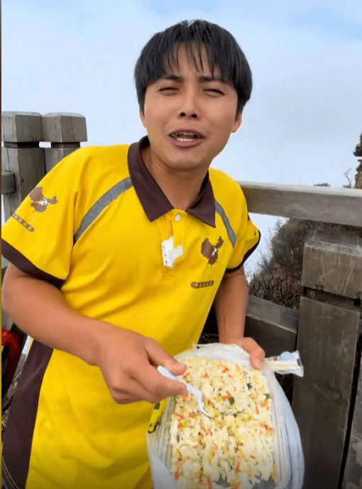 作为第一次吃短视频奖金的网红,海扬的人气虽然比
