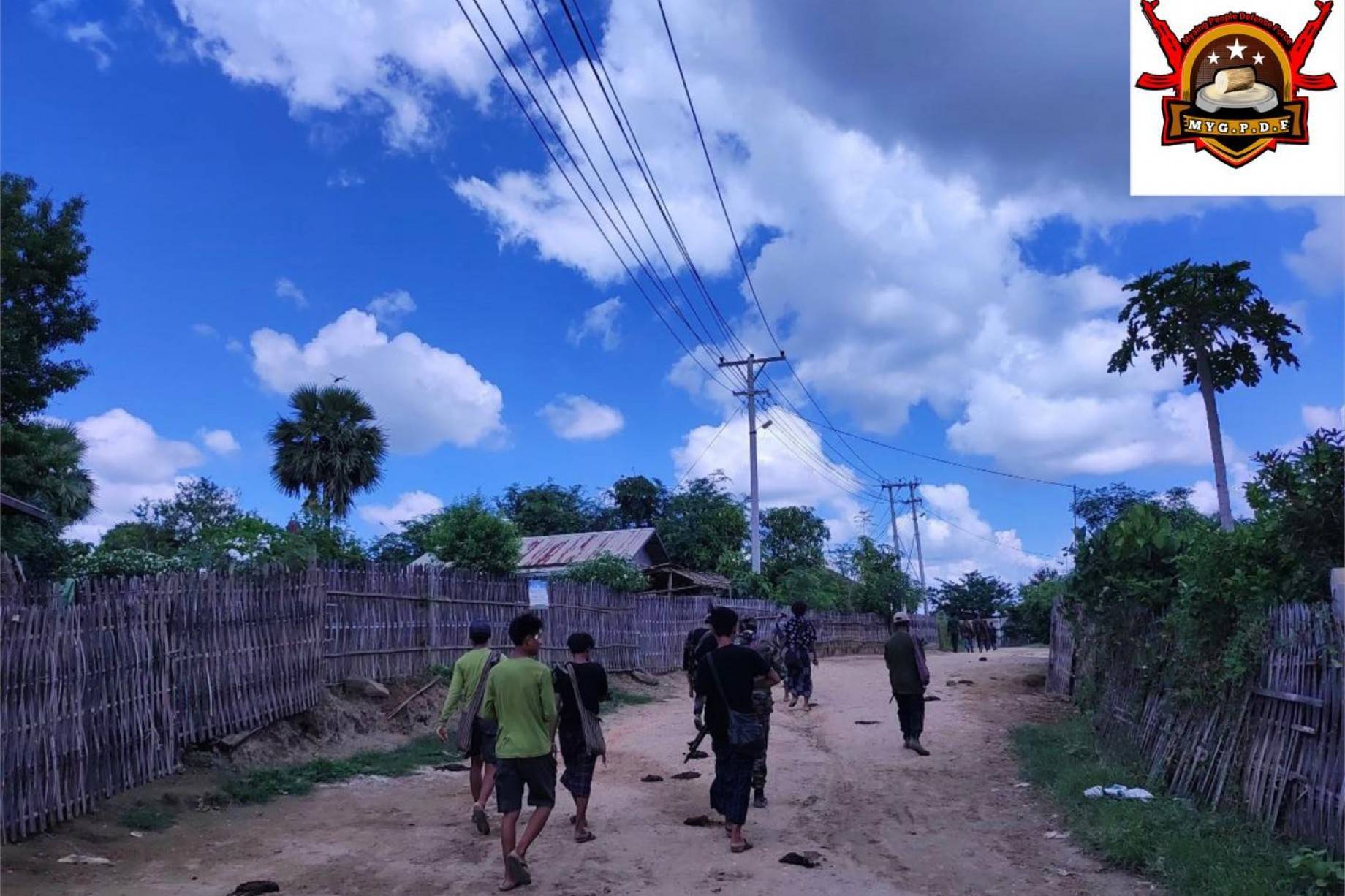 缅甸马圭省村民被迫加入骠索提后向人民保卫军投降_缅军_皮雅村_训练