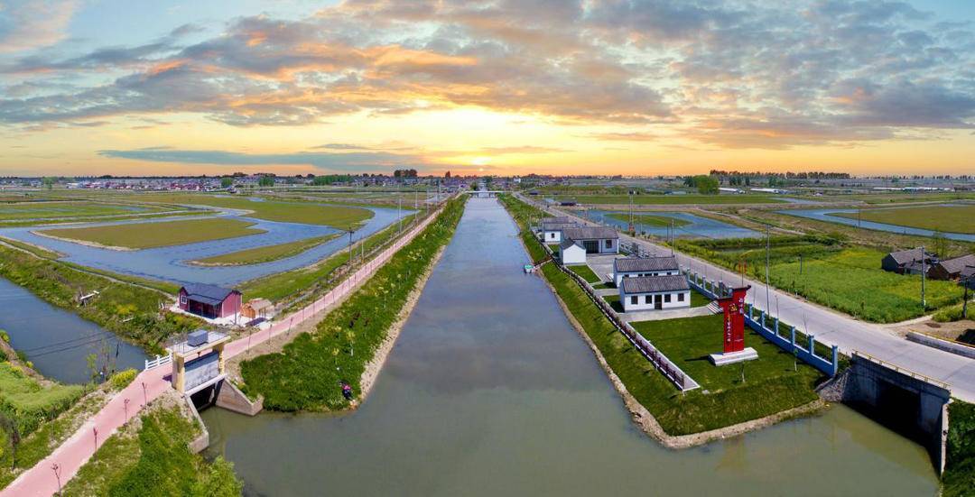 兴化市永丰镇启动"产教融合,电商助农"项目_团队_河蟹_农牧