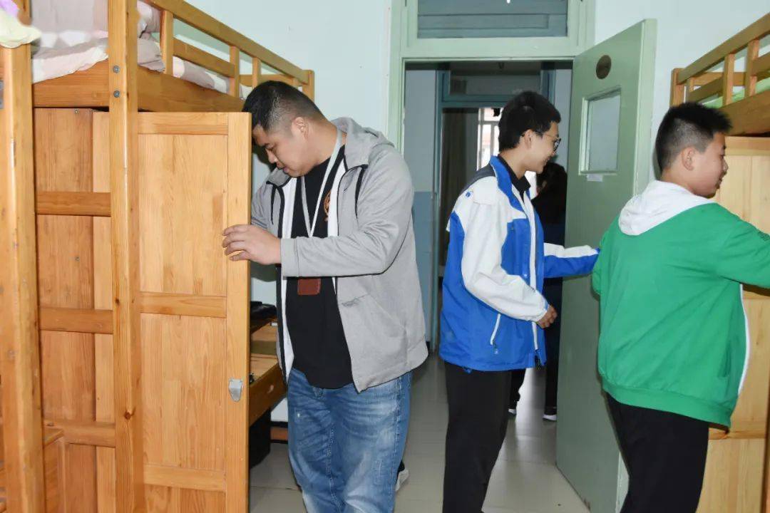 平安校园 | 棠外初中开展学生公寓安全大排查_检查_工作_成都