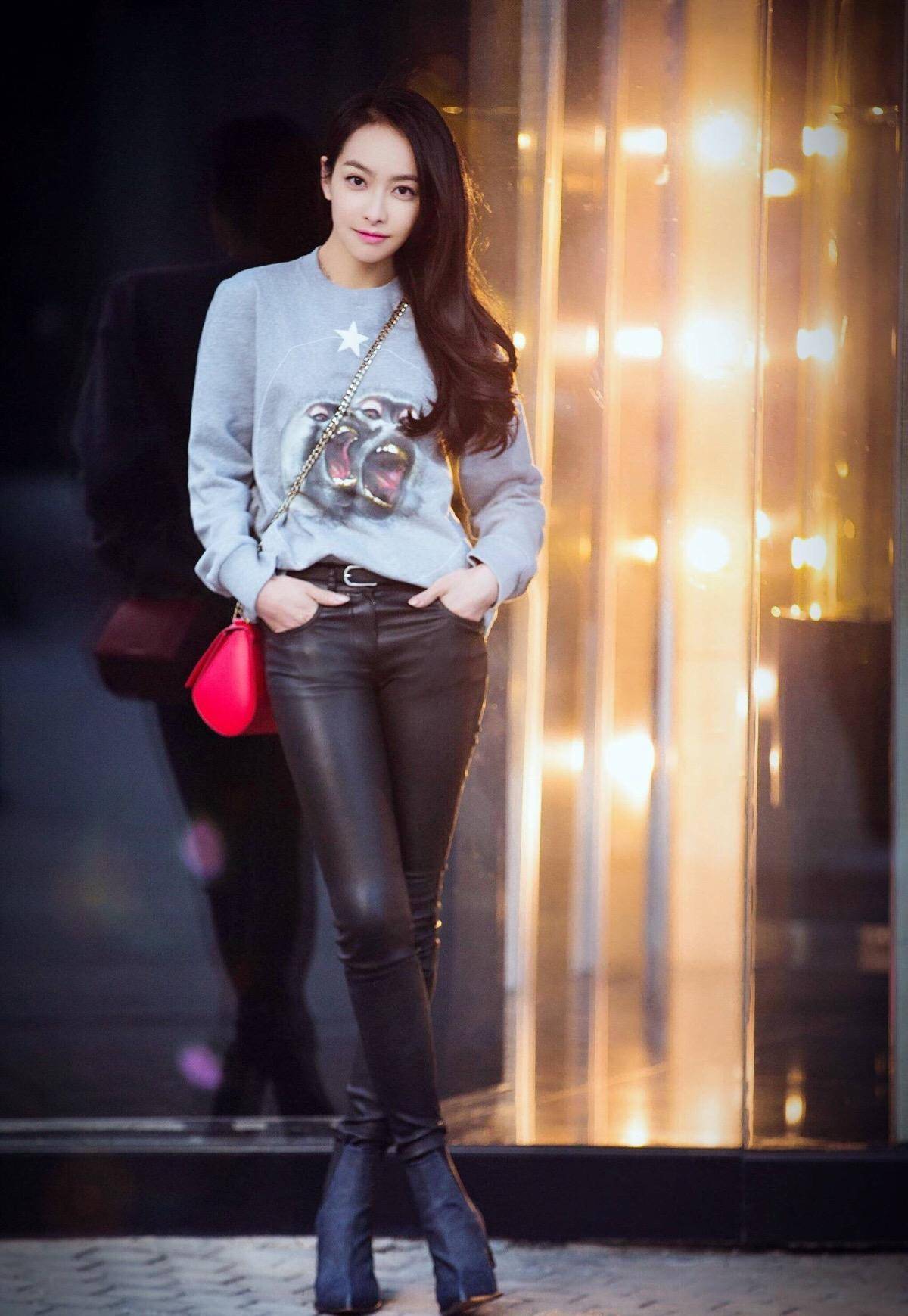 徐帆曾这样点赞她:宋茜十岁的时候就自己出来,独立地生活,学习,我很