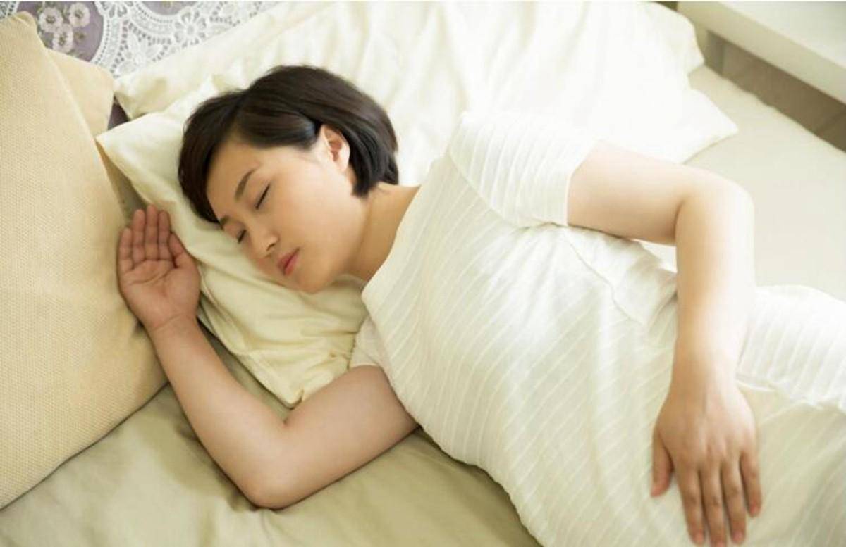 怀孕期间,不同睡姿对孕妇造成的影响不同,了解一下有好处