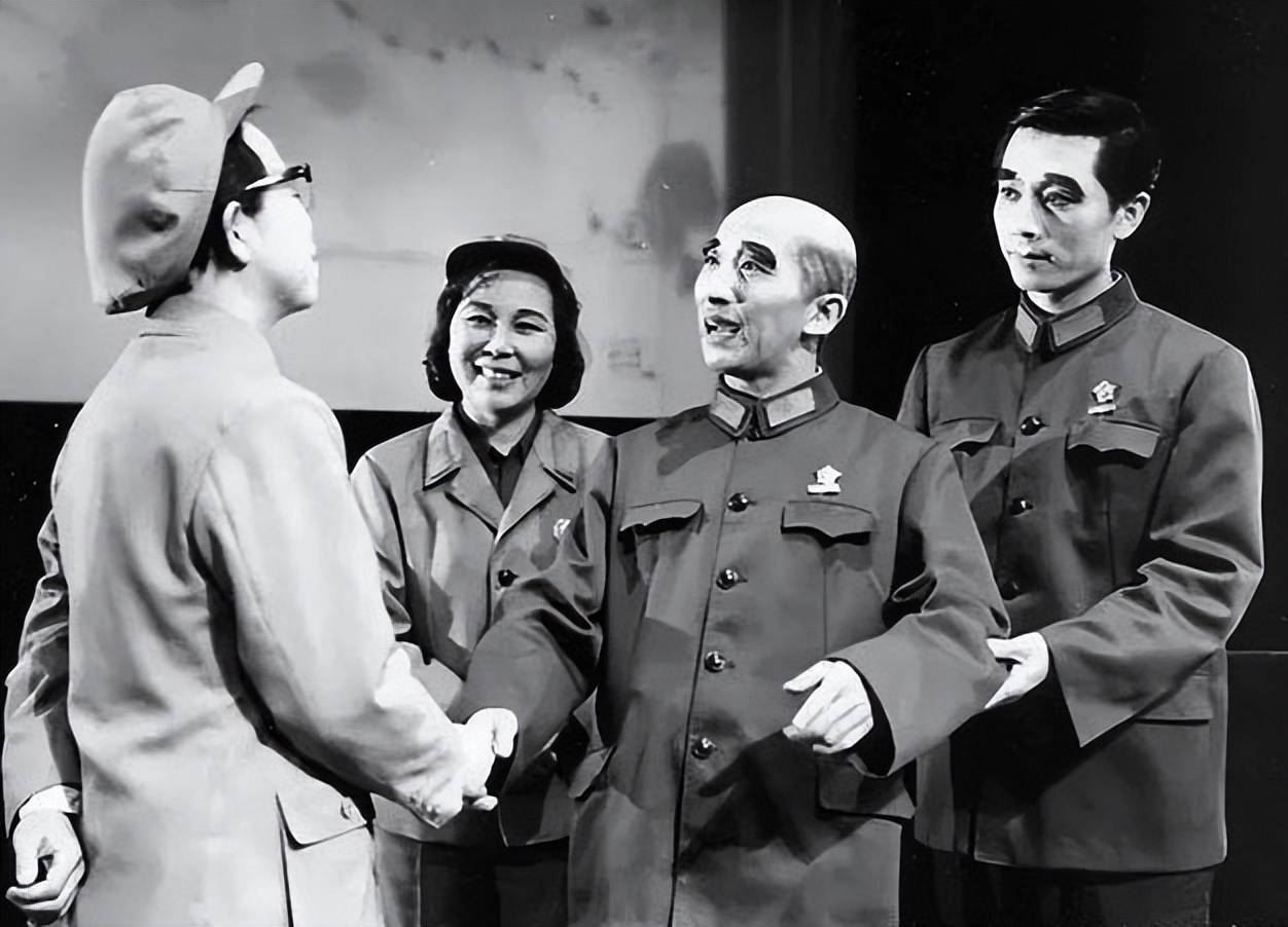 李雪健26岁扮演林彪,取得了巨大成功,为何后来再也没演过_化妆_王光美_角色