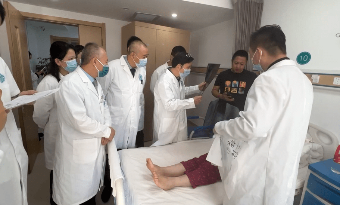 联合会诊的有北京中日友好医院程立明教授,北京航空总院张存金教授