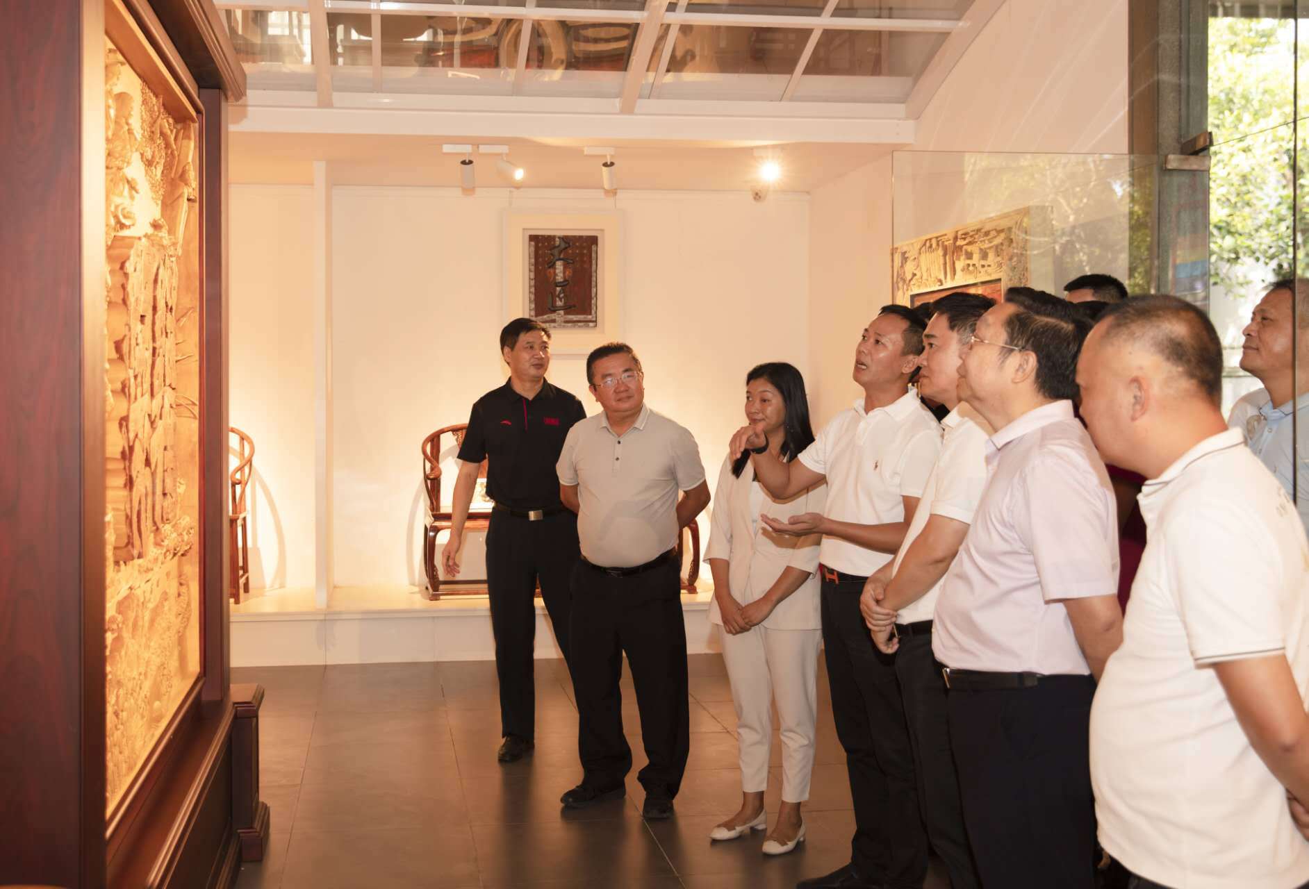 匠心独运,守正创新——邹鸿工匠人才创新工作室揭牌_黄花梨_行业_发展