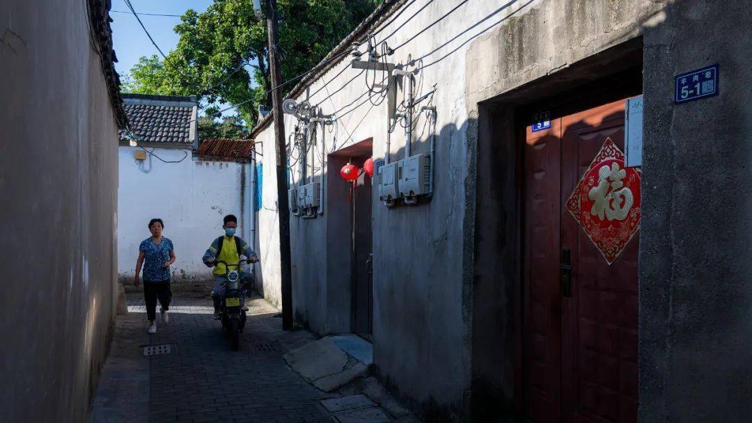 羊胡巷_巷子_何园